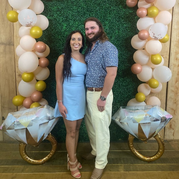 Meet your Posher, Dakota - Picture 2 of 2